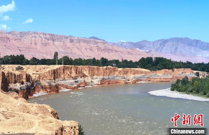 圖為黃河河曲?！埡ｖ?攝