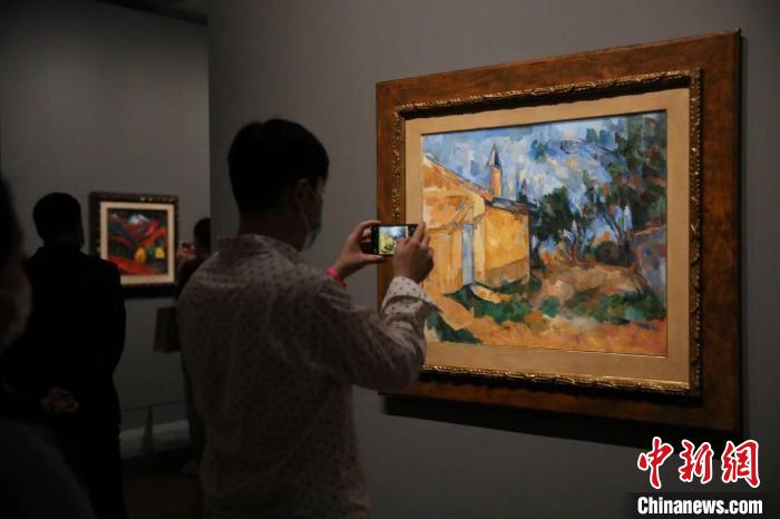 “現(xiàn)代藝術(shù)100年——意大利國(guó)家現(xiàn)當(dāng)代美術(shù)館珍藏”藝術(shù)大展?！埡鄠?攝