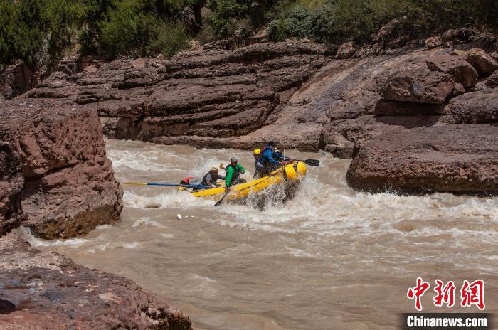 圖為瀾滄江生態(tài)漂流?！憸娼雌饔邢薰竟﹫D