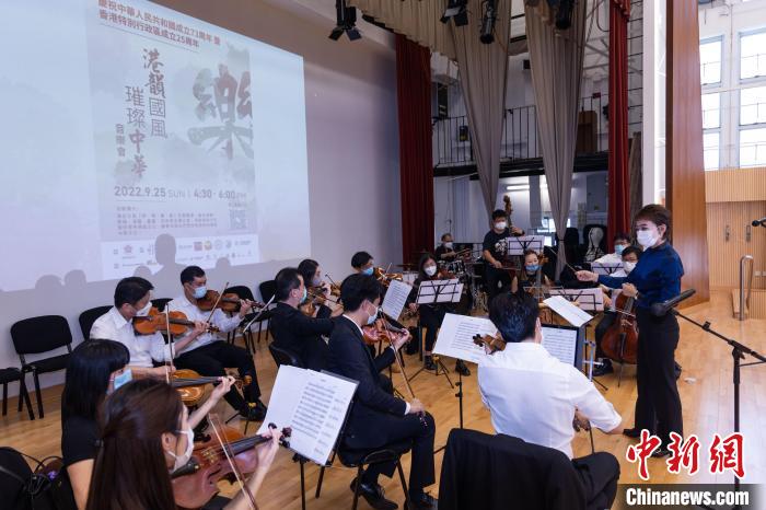 圖為音樂會(huì)現(xiàn)場(chǎng)?！≈鬓k方供圖