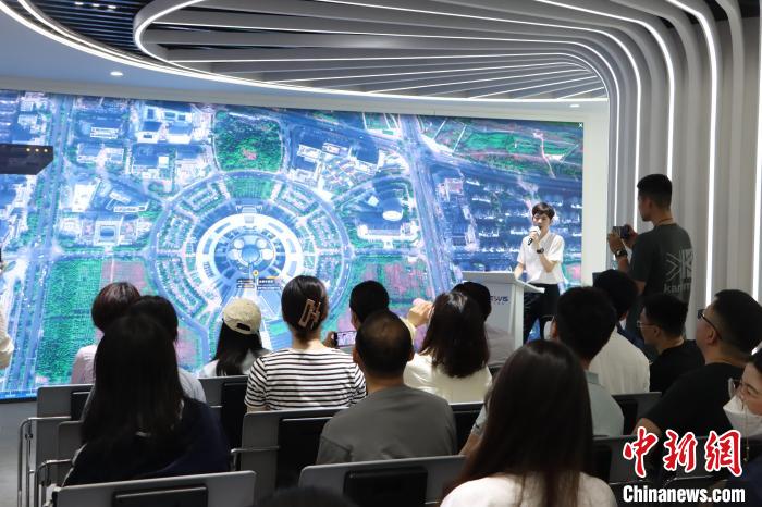 數(shù)字地球技術(shù)應(yīng)用講解?！≈锌菩菆D供圖
