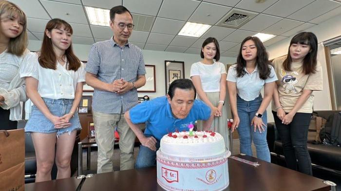 朱立倫率團為馬英九慶生馬英九:兩岸多交流可促進和平