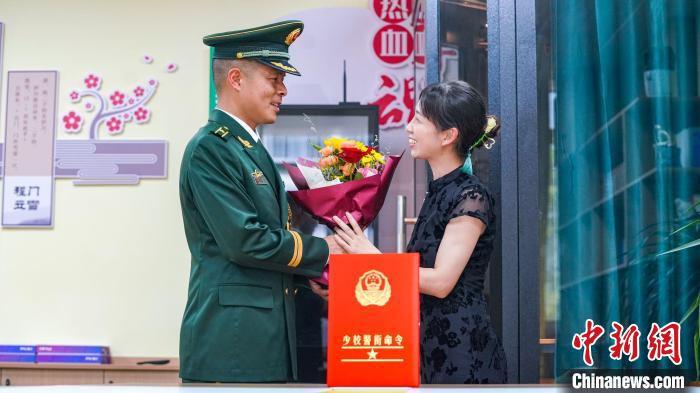 軍功章有你的一半?！堦愑?攝