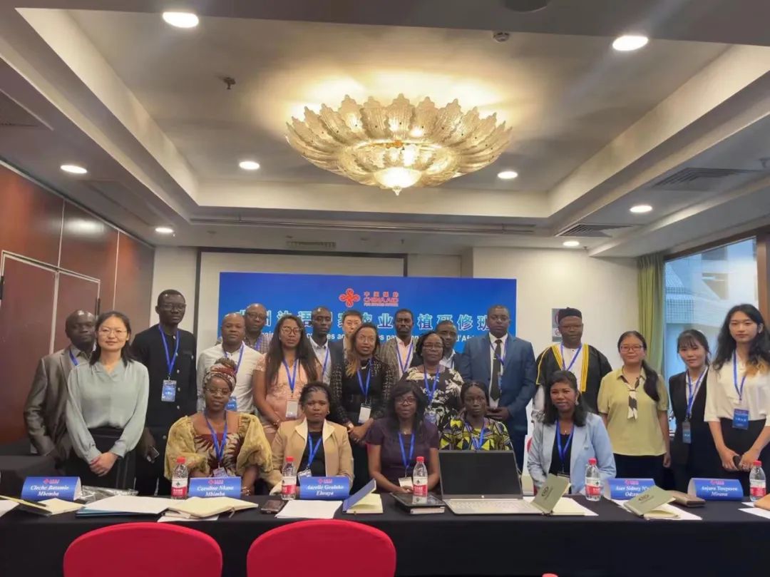 非洲法語國家農業(yè)種植研修班學員合影 受訪單位供圖。