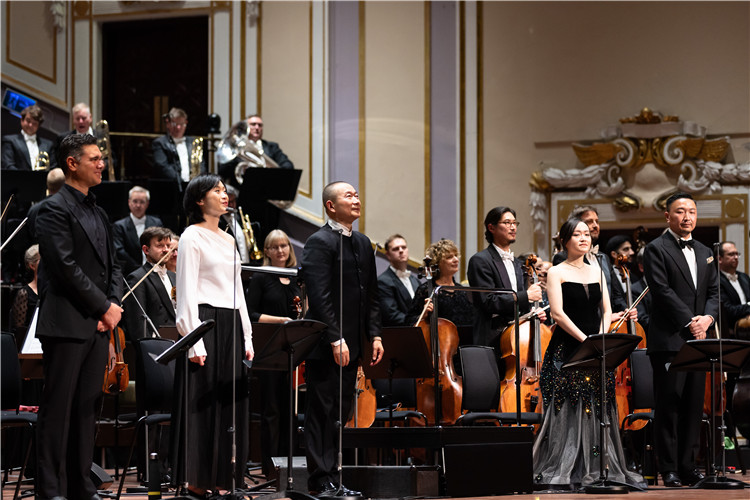 圖片說明： 8月5日，2023愛丁堡國際藝術(shù)節(jié)開幕式音樂會《慈悲頌》的演出現(xiàn)場。照片由藝術(shù)節(jié)組委會提供