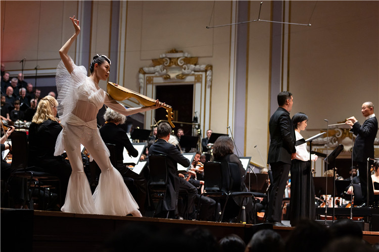 圖8月5日，2023愛丁堡國際藝術(shù)節(jié)開幕式音樂會《慈悲頌》的演出現(xiàn)場。藝術(shù)節(jié)組委會供圖