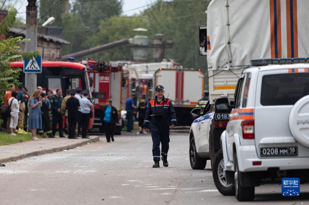 8月9日，在俄羅斯莫斯科州，救援人員在現(xiàn)場(chǎng)工作。
