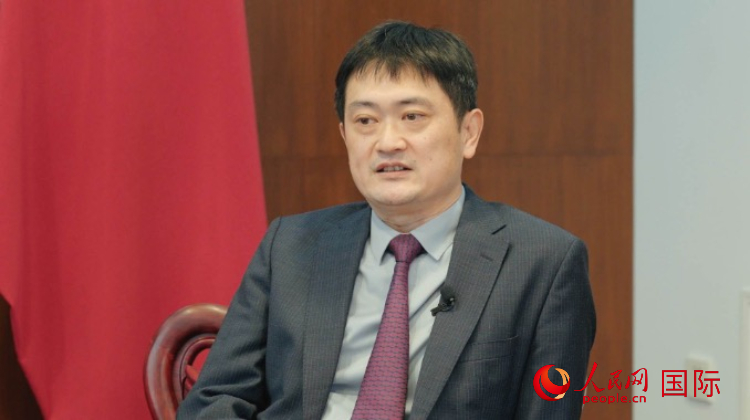 中國(guó)駐阿根廷使館代辦孫怡接受人民網(wǎng)專訪。人民網(wǎng)記者 張若涵攝