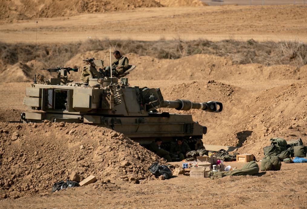 這是10月15日在加沙邊境拍攝的以軍陣地。新華社記者 陳君清 攝