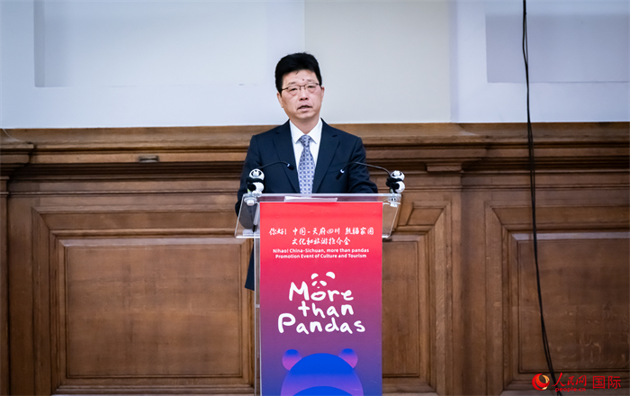 中國駐英國大使館公使趙飛致辭。人民網(wǎng) 郭錦標(biāo)攝