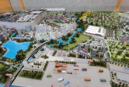 　　清水塘新能源裝備產(chǎn)業(yè)新城沙盤模型。本報記者 常雯宜攝