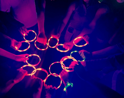 圖為玩家佩戴的手環(huán)。受訪者供圖