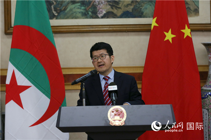 李健在招待會上致辭。人民網(wǎng)記者 郝瑞敏攝