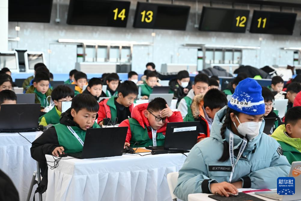 1月26日，選手們?cè)诒荣愔?。新華社記者 宋心平 攝