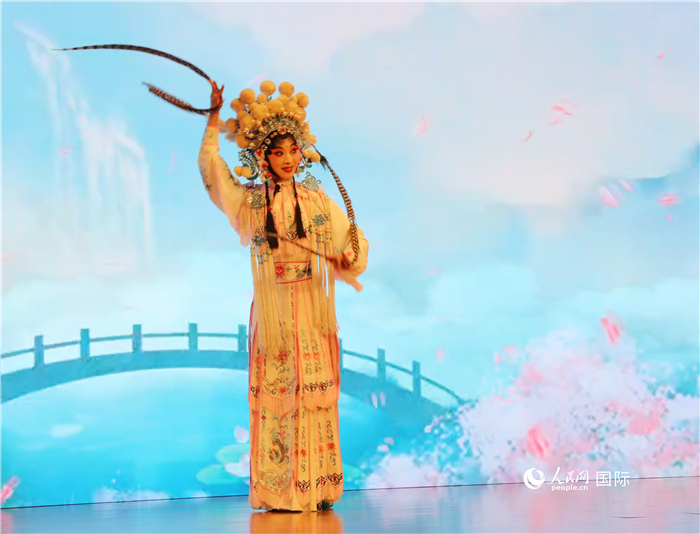 四川省成都市川劇研究院帶來了精彩的川劇演出。人民網(wǎng)記者 李志偉攝