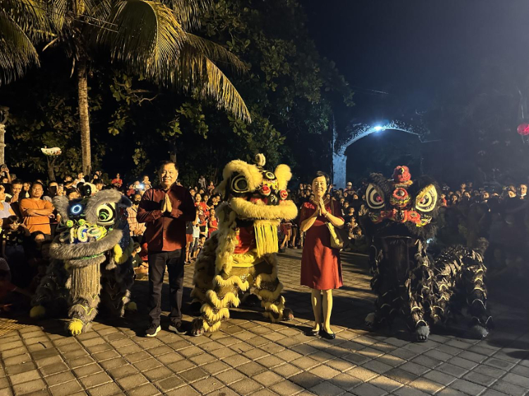 舞獅表演。巴陵康孔子學(xué)院供圖