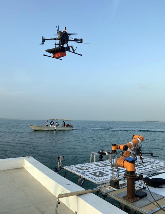 圖為飛鷹隊在比賽中。北京理工大學(xué)供圖