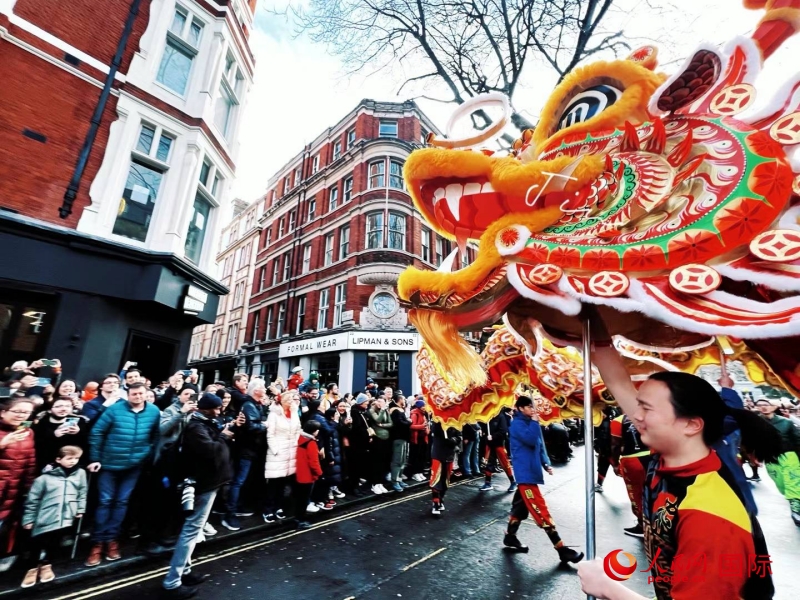 倫敦新春慶典現(xiàn)場。人民網(wǎng) 郭錦標(biāo)、楊浩鵬攝