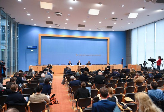 這是2月12日在德國柏林拍攝的《2024年慕尼黑安全報(bào)告》發(fā)布現(xiàn)場。新華社記者 任鵬飛 攝