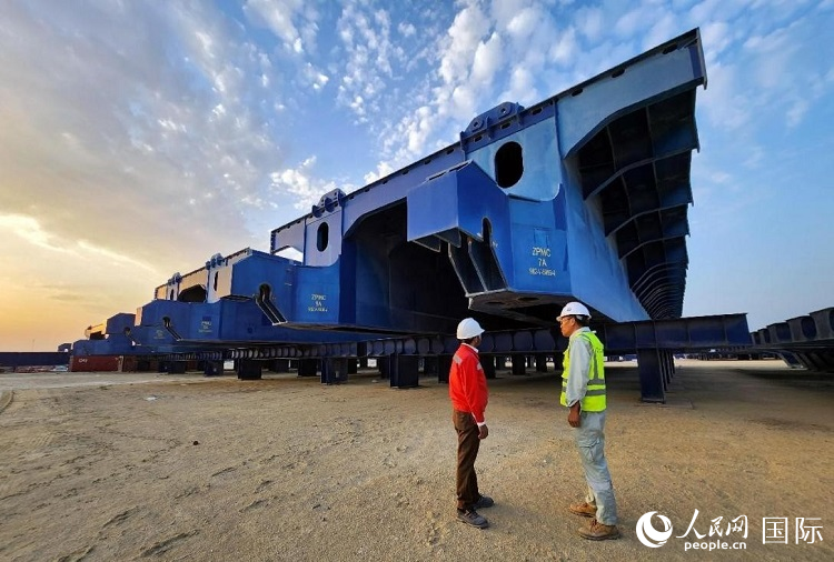 全球最大升船機平臺。人民網(wǎng)記者管克江攝