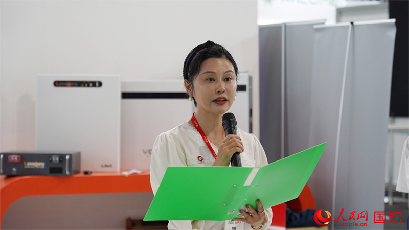 中建材海外經濟合作有限公司總經理姜婓致辭。人民網 劉暢攝