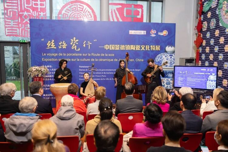 在巴黎遇見中國(guó)陶瓷——他們帶著“洋景漂”的作品來(lái)到歐洲