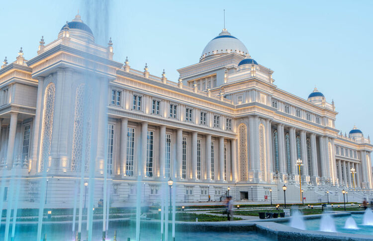 第1視點(diǎn)丨這兩座大樓，見(jiàn)證著中塔友誼