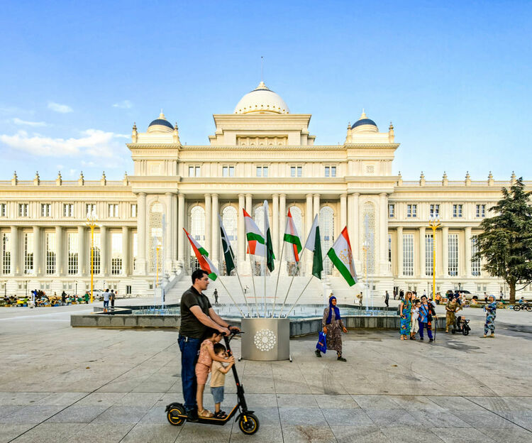 第1視點(diǎn)丨這兩座大樓，見(jiàn)證著中塔友誼