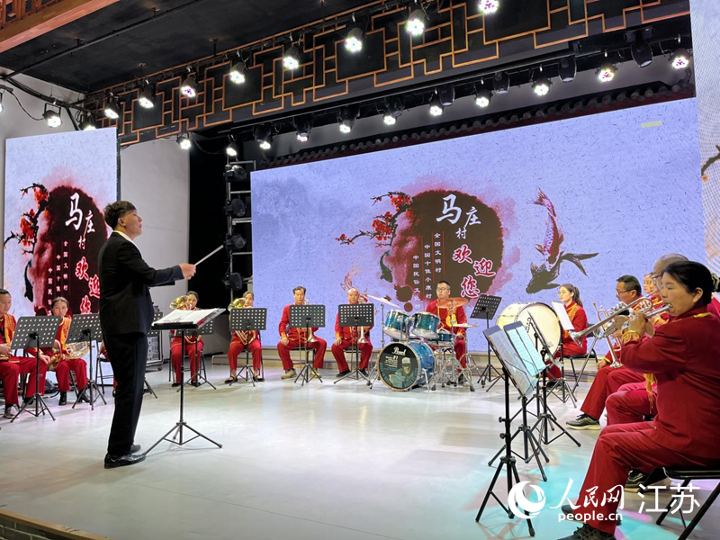 馬莊農(nóng)民樂團在排練節(jié)目。人民網(wǎng) 李子佩攝