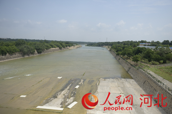 黃壁莊水庫正在按計(jì)劃預(yù)泄庫容。人民網(wǎng)祝龍超攝