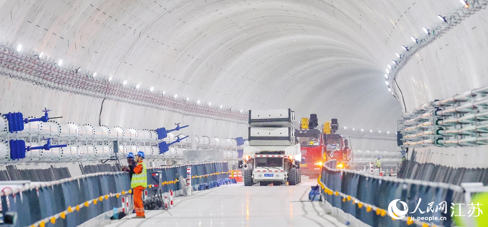 江陰靖江長江隧道右線施工現(xiàn)場。朱其攝