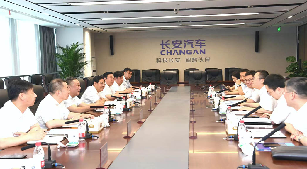 張濤帶隊(duì)赴重慶對(duì)接洽談項(xiàng)目。 白永民攝