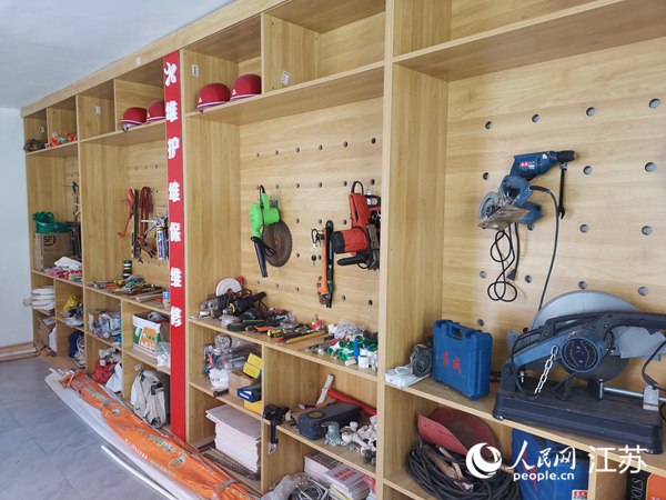 “荷樂益家”器材保管室。人民網(wǎng) 張瀚天攝