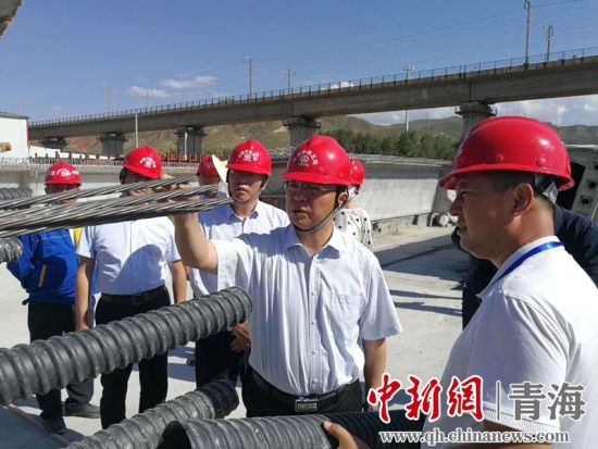 圖為生態(tài)環(huán)保專(zhuān)項(xiàng)督查現(xiàn)場(chǎng)。 孫舒亞攝