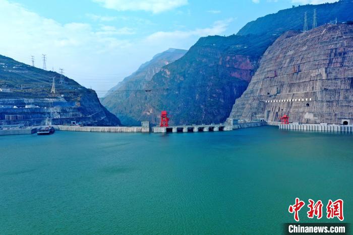 圖為白鶴灘水電站?！∷娝木止﹫D