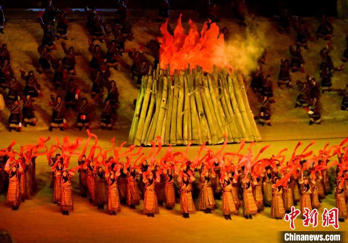 3月17日，西藏拉薩，《文成公主》大型史詩(shī)劇演出現(xiàn)場(chǎng)?！±盍?攝