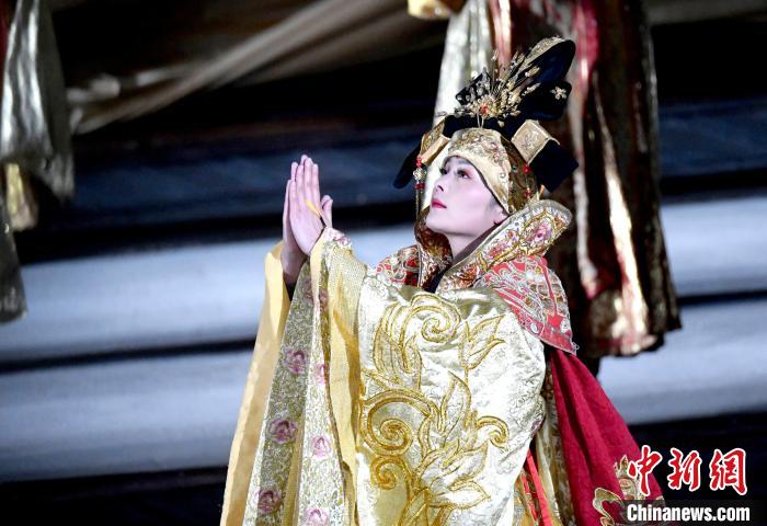 3月17日，西藏拉薩，《文成公主》大型史詩(shī)劇演出現(xiàn)場(chǎng)?！±盍?攝