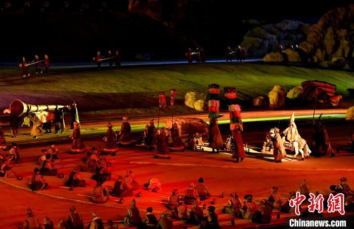 3月17日，西藏拉薩，《文成公主》大型史詩(shī)劇演出現(xiàn)場(chǎng)。　李林 攝