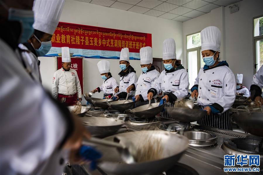 （新華全媒頭條·走向我們的小康生活·圖文互動）（2）扎西德勒，我們的新家園——西藏易地扶貧搬遷搬出幸福美好新生活