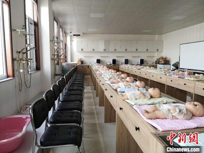 由人社部重點幫扶打造的“天鎮(zhèn)保姆”，已成為全國知名的勞務(wù)輸出品牌?！》尔惙?攝