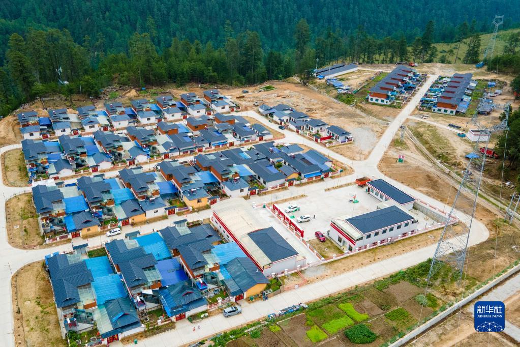 西藏林芝：易地搬遷，迎來幸福新生活