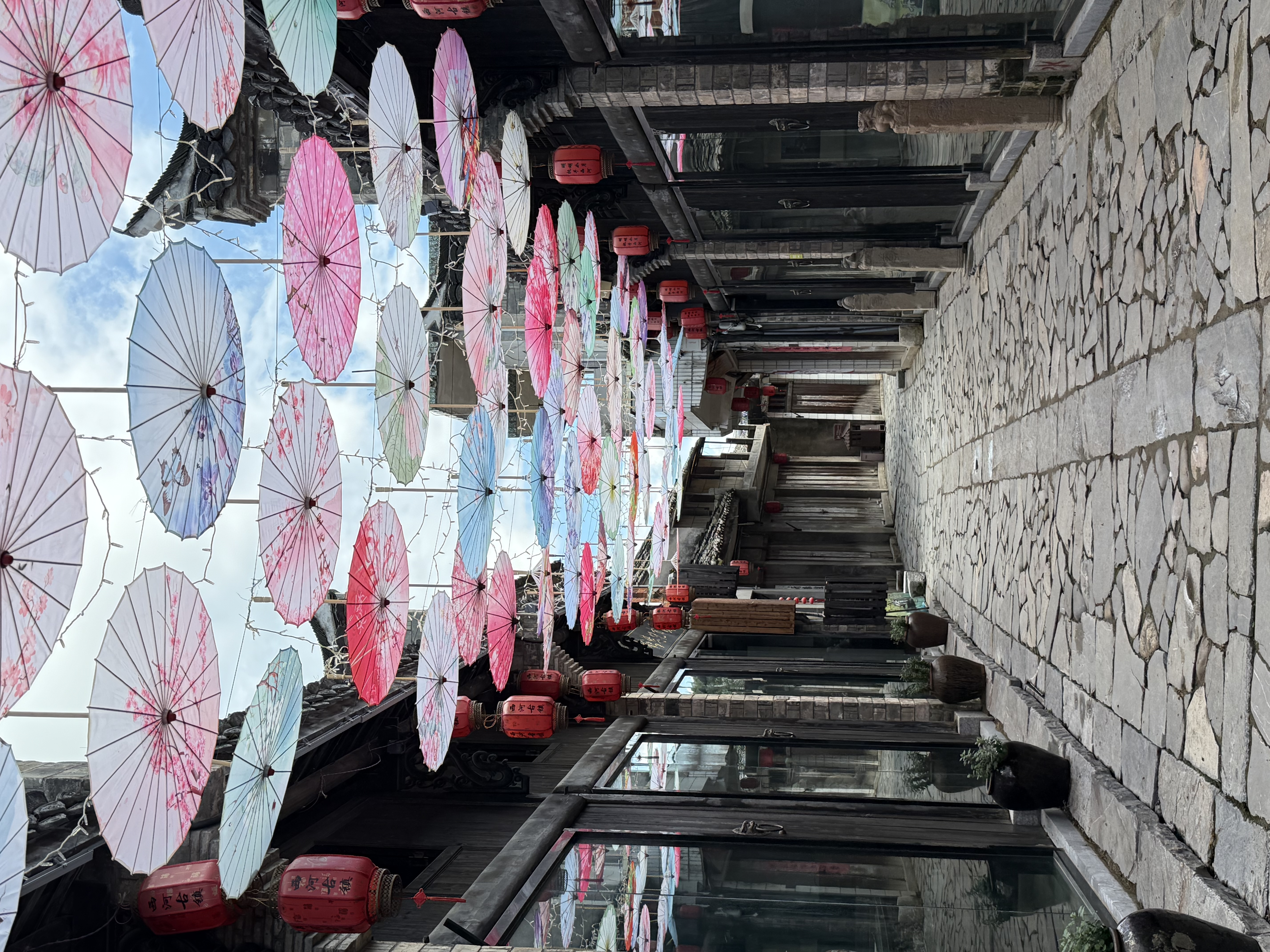 【2024打卡中國】外國網(wǎng)紅打卡蕪湖西河古鎮(zhèn) 品“江南水鄉(xiāng)”古韻長(組圖)