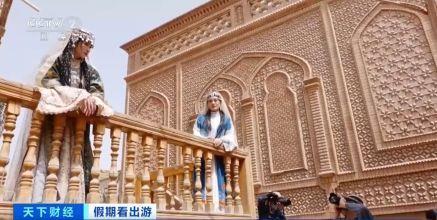 “春晚同款”變“爆款”！古城旅拍熱帶動(dòng)民族服飾銷售