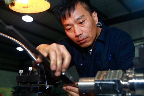 工作中的張世軍。受訪者供圖