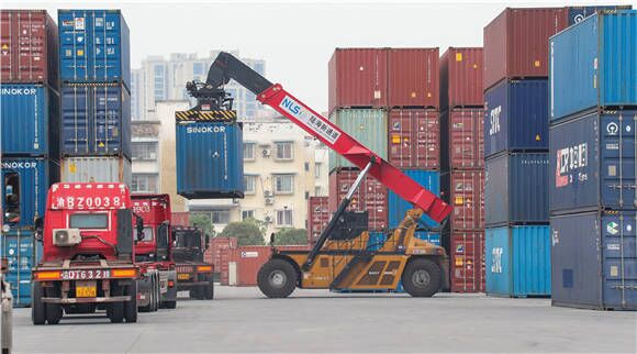 02 西部陸海新通重慶無水港。華龍網(wǎng) 通訊員郭晉 攝