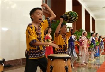 拉片看！從億點細節(jié)看懂中非情誼