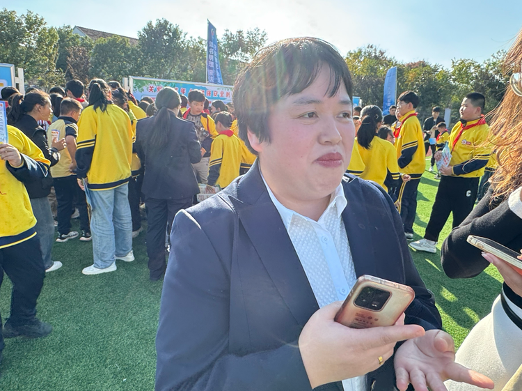 改革沃土綻放法治之花——“全國網(wǎng)絡(luò)普法行安徽站”活動(dòng)采訪團(tuán)走進(jìn)小崗村