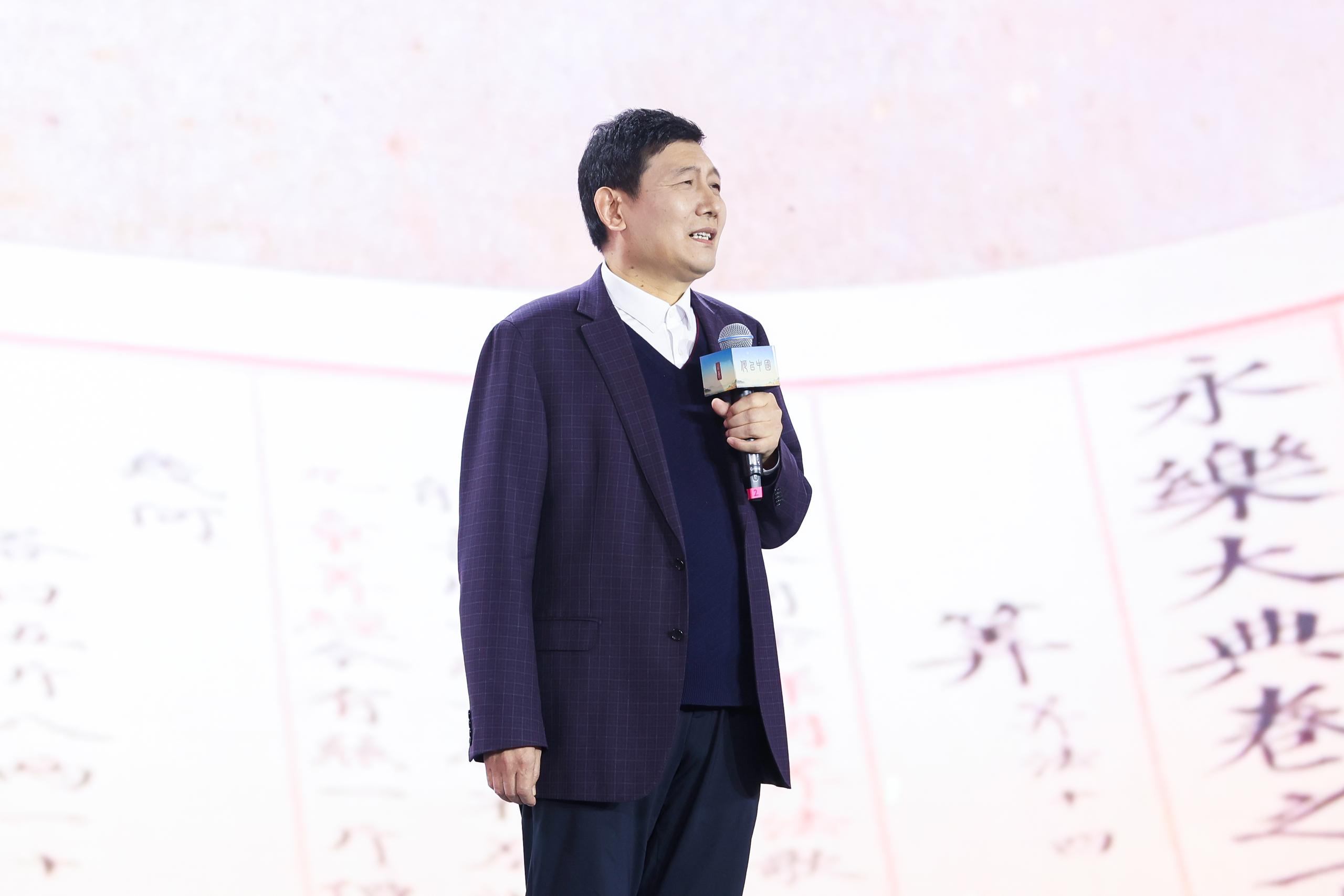 山東大學(xué)文學(xué)院講席教授、《文史哲》主編杜澤遜。人民視頻供圖