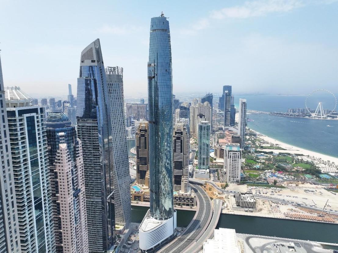 圖中最高建筑即為迪拜藍(lán)天酒店。中鐵十八局供圖