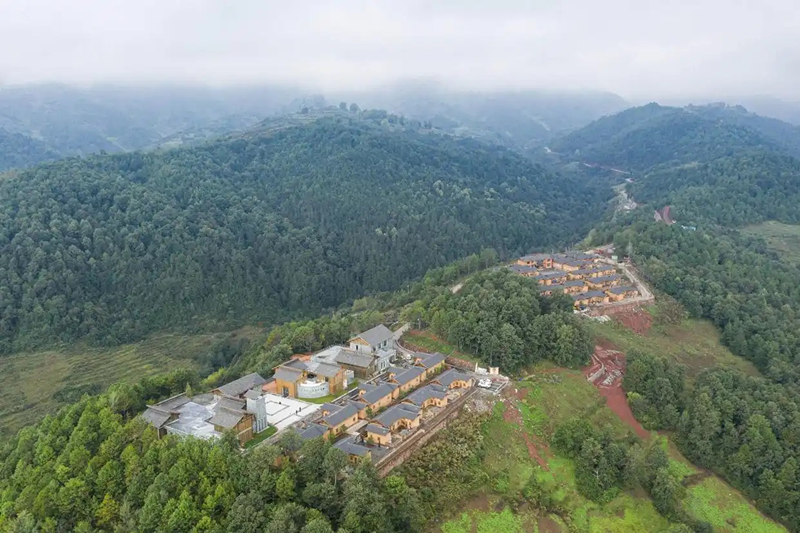 2020年10月13日拍攝的三河村新村聚居點。